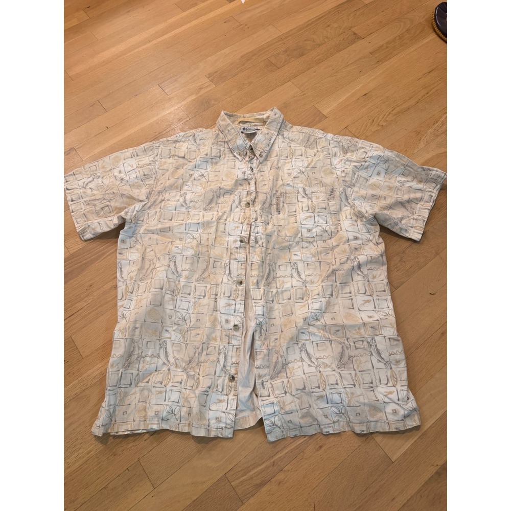 Columbia River Lodge Mens XL Short Sleeve Button Up Shirt Fishing Graphic Tan